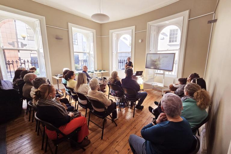Seed Talk in Library