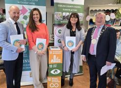 People holding a report